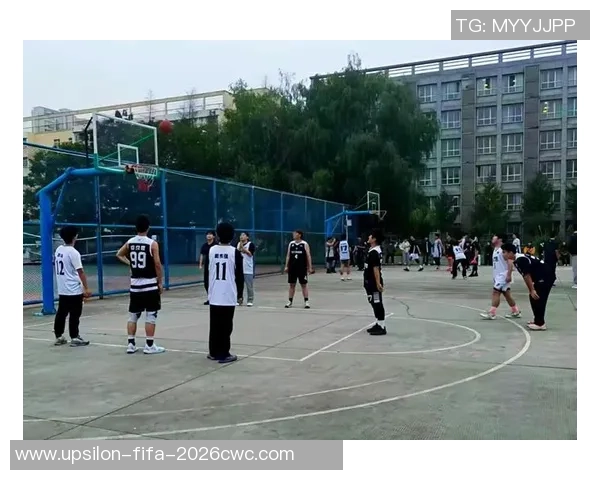 某次篮球比赛中意外逆转的精彩瞬间与运动员们的拼搏精神